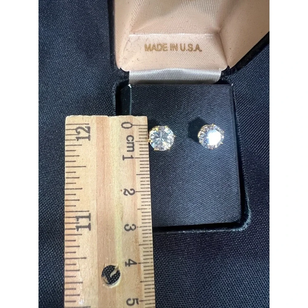 Vintage Genuine Cubic Zirconia Stud Earrings Made in USA Classic Solitaire NOS‎